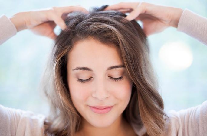 Connection Between Dry Scalp and Hair Loss- Scalp Massage